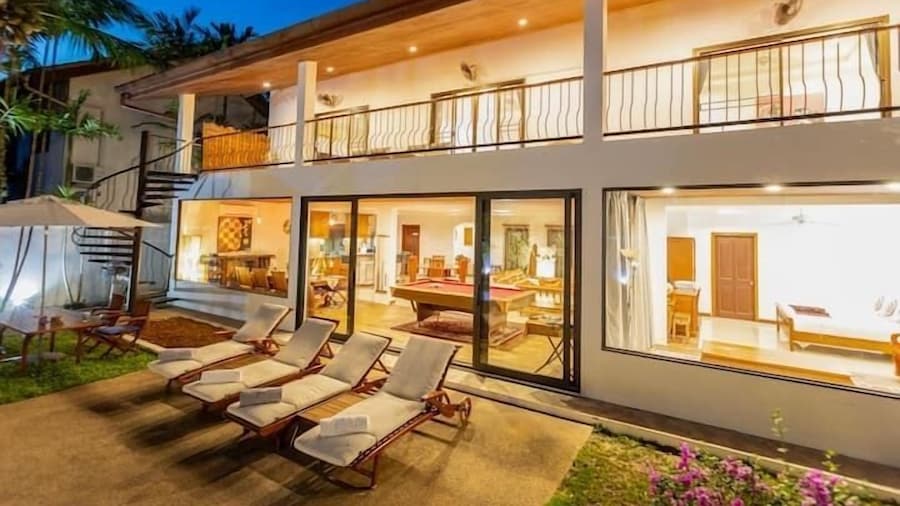 CoconutPalmsJacuzzipoolhugeproperty v136