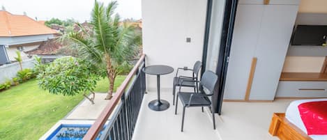 Kamar Deluks | Meja kerja dan Wi-Fi gratis