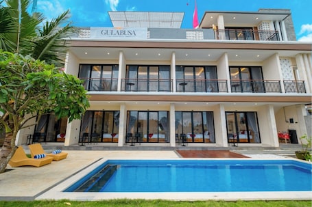 Exterior. Gula Busa Guest House