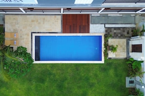 Piscina a l'aire lliure