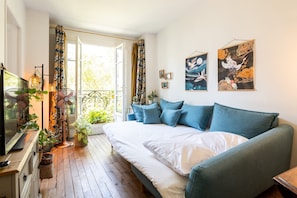 1 bedroom, iron/ironing board, Internet