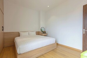 Iron/ironing board, free WiFi - LUMI WEST LAKE APARTMENT (Tay Ho)