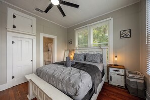 2 chambres, fer et planche à repasser, Wi-Fi gratuit, draps fournis