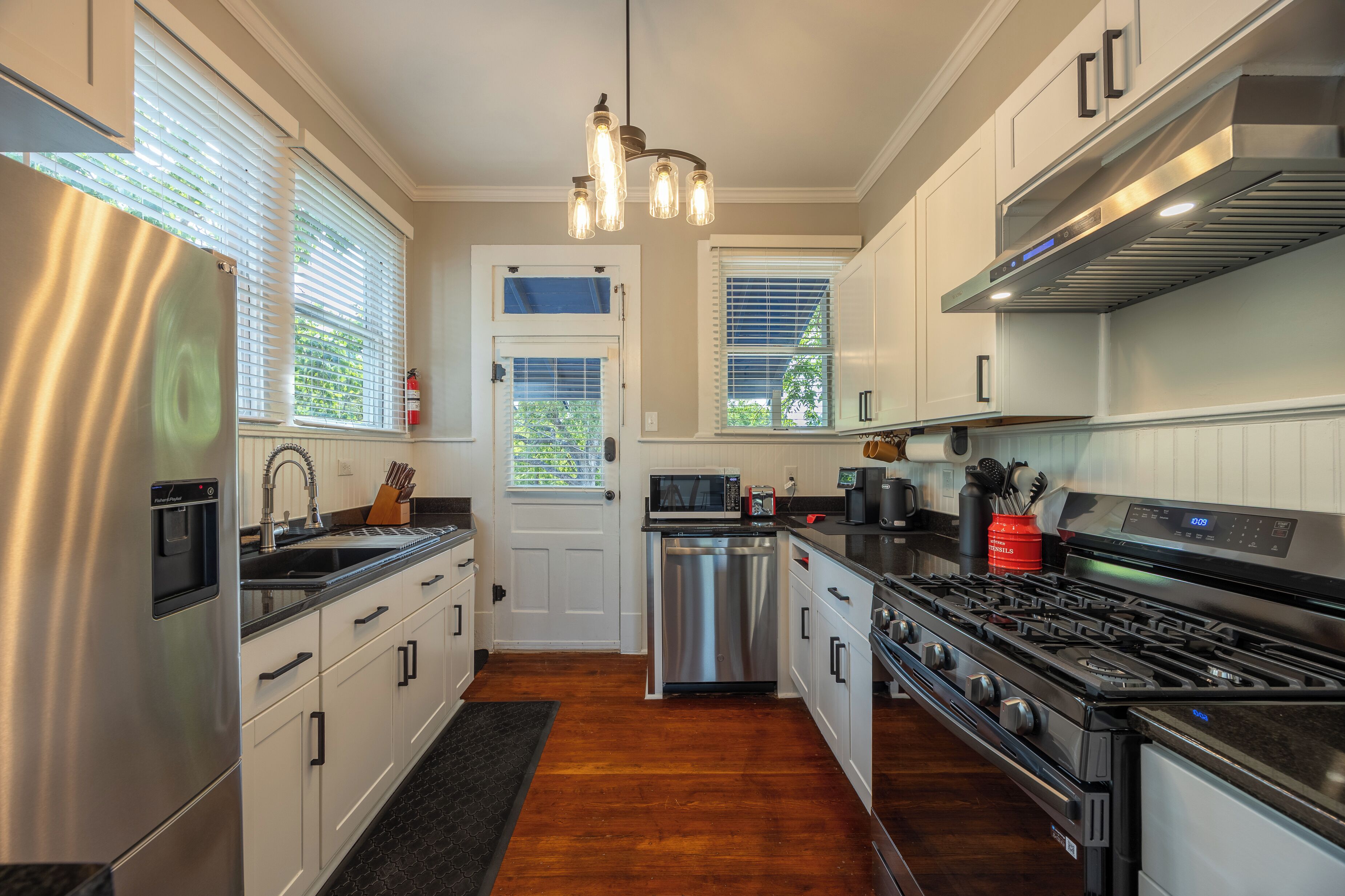 Mikrowelle, Ofen, Herdplatte, Geschirrspüler