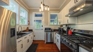 Microwave, oven, stovetop, dishwasher