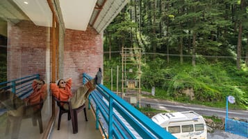 Laptop workspace, free WiFi