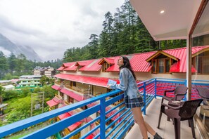 Deluxe Private AC Room with Balcony & Mountain View and Ensuite Bathroom | Balcony view