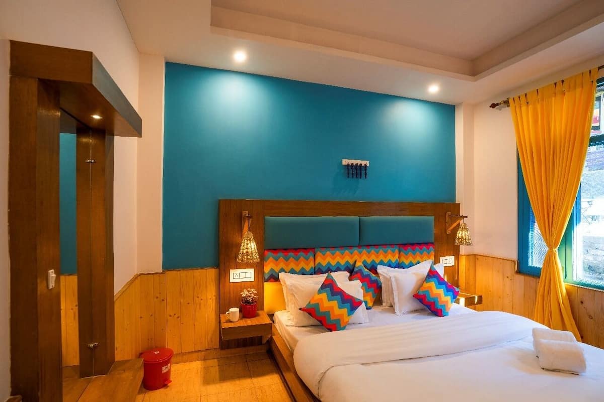 Basic Double Room | Laptop workspace, free WiFi