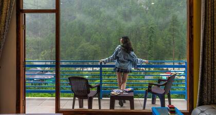 goSTOPS PLUS Kasol Manikaran Road, Bar and Hostel