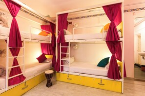 Basic Double Room | Laptop workspace, free WiFi