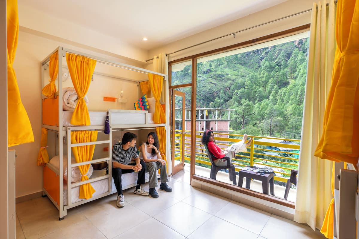 Laptop workspace, free WiFi