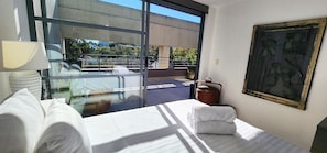2 bedrooms, desk, iron/ironing board, free WiFi