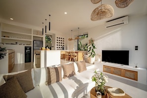 Luxury Villa, Pool View | Living area