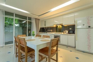 Biệt thự, ban công | Phòng tắm