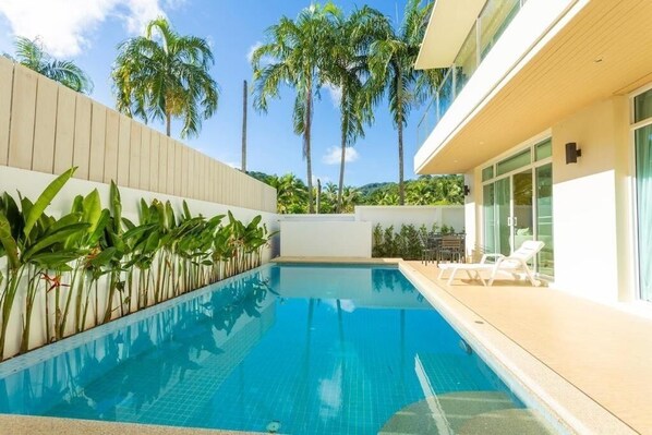 Piscine extérieure