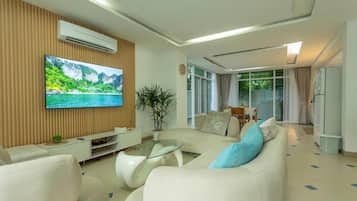 Villa, balcon | Coin séjour