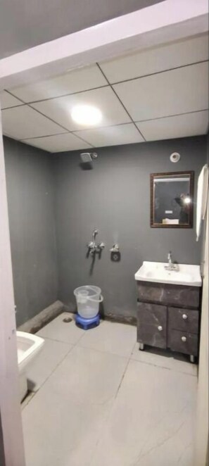 Deluxe Cottage | Bathroom - Snow Adventure Resort (Dhanaulti)