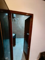 Artículos de tocador gratuitos, toallas, shampoo