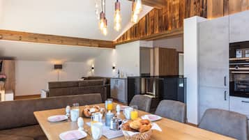 Comfort Apartment, 2 Bedrooms, Mountain View | Living area | 50-inch flat-screen TV with cable channels