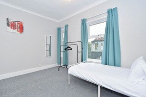 2 Schlafzimmer, Bügeleisen/Bügelbrett, kostenloses WLAN
