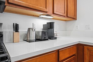 Private kitchen - Marvelous 4-bedroom condo in San Diego (San Diego)