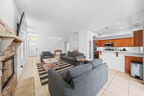 TV - Marvelous 4-bedroom condo in San Diego (San Diego)