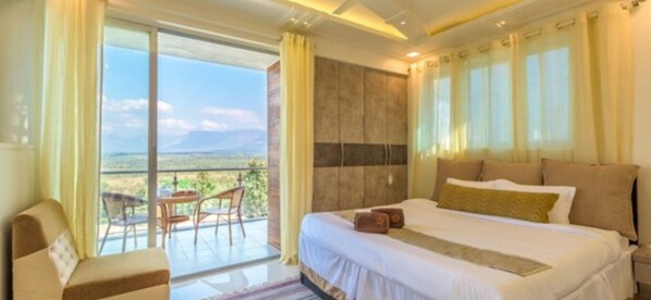 Luxury Villa, Balcony