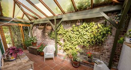 Old Orchard House - sleeps 10 guests in 4 bedrooms