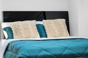 2 bedrooms, desk, iron/ironing board, free WiFi