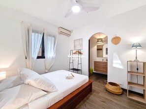 4 dormitoris, planxa i posts de planxar, wifi gratuïta i roba de llit 