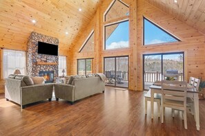 Smart TV, fireplace, table tennis - Grand Lakeview Luxury Log Cabin, Game room & Fire Pit, Near all baseball camps (Schenevus)