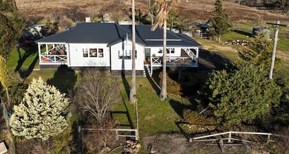 Beautiful farmstay in Windeyer - 20 minutes to Mudgee