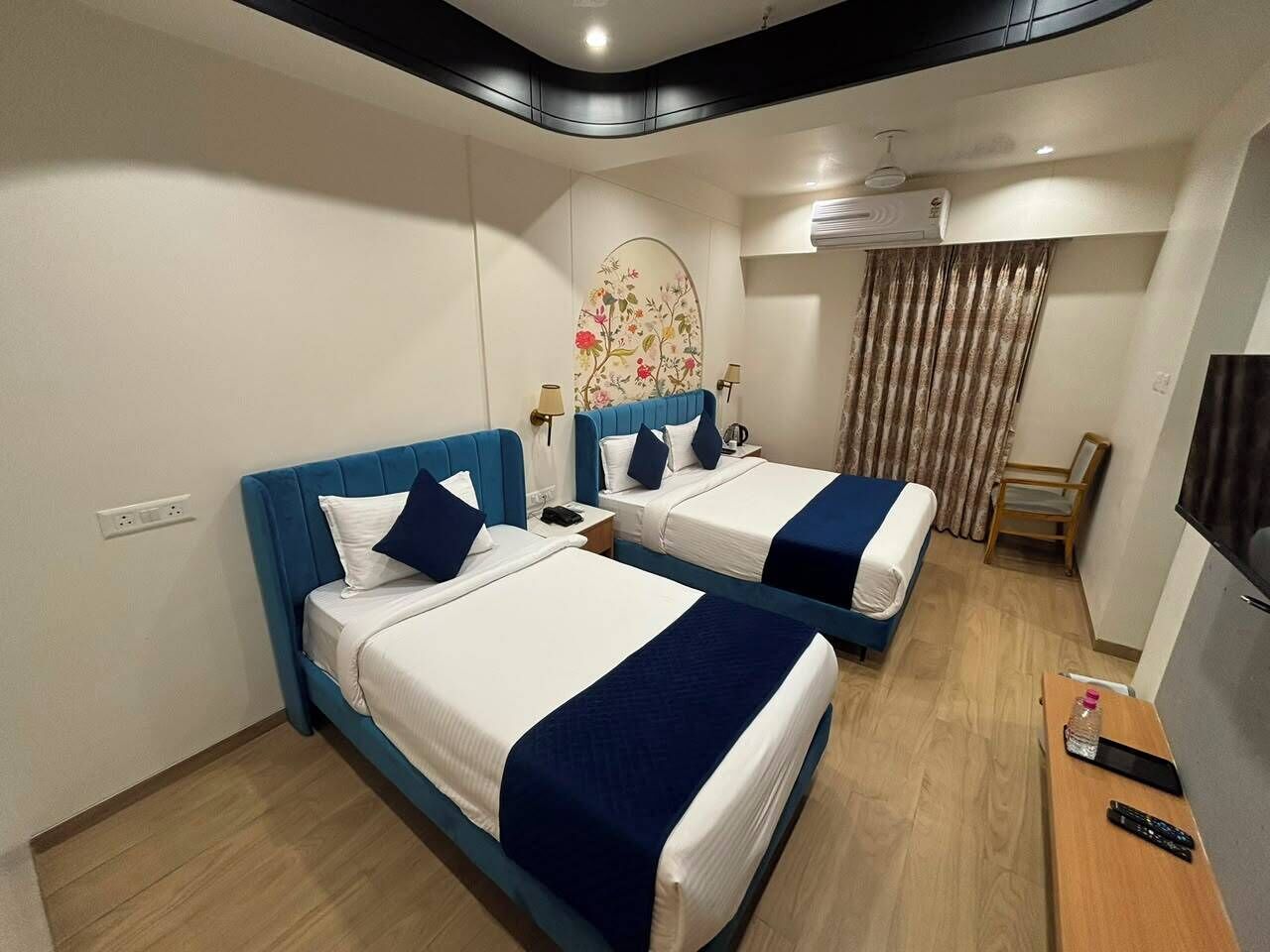 Habitación Elite | Escritorio, espacio para trabajar con laptop y wifi gratis 