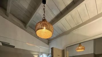 Junior suite, balkon, uitzicht op zee | Badkamer | Handdoeken