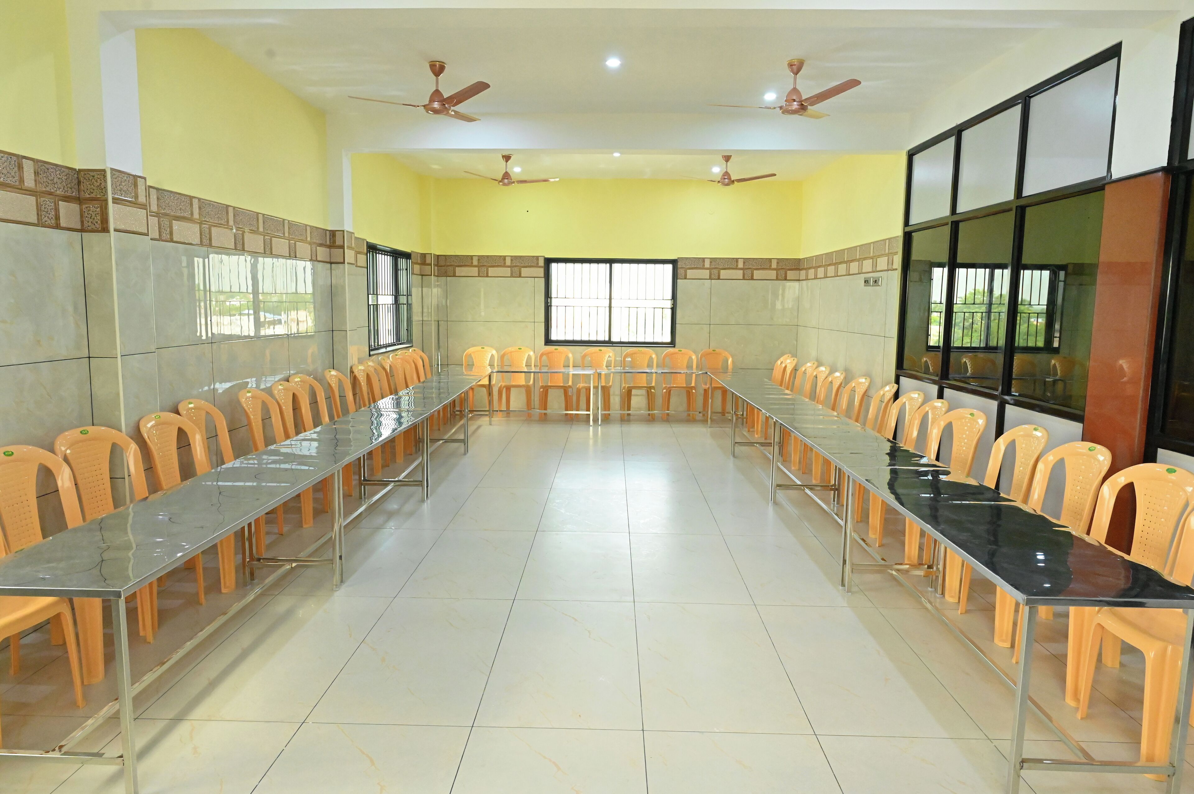 Kerusi roda tetamu