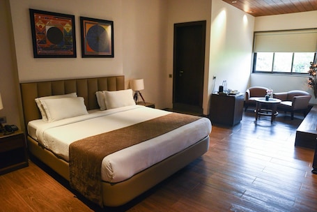 Iron/ironing board, free WiFi, wheelchair access