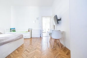 Basic Room | Free WiFi