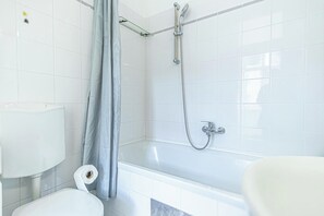 Shared bathroom - Stylish Apt Longstays Margareten 5P (Vienna)