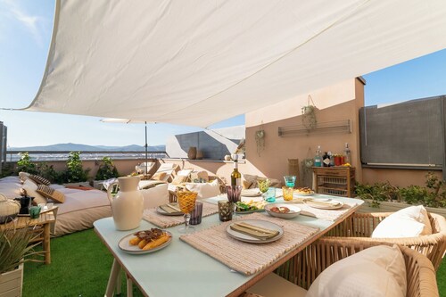 Penthouse with Private Terrace & Pool Access