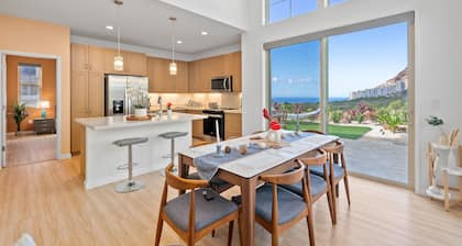 Sleeps 16, 2 Homes | Ocean Views, Shared Pool + Gym, Near the Beach | AvantStay