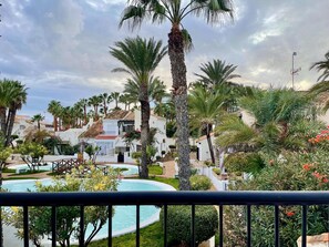 Bungalow | Alberca | Alberca al aire libre 