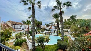 Unclassified image, 4 of 37, button - Studio Bungalow in Roquetas by Beach & Pool (Roquetas de Mar)