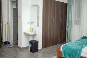 1 bedroom, free WiFi, bed sheets