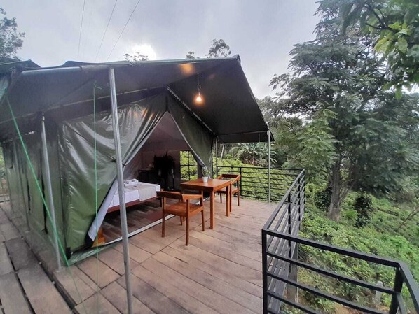 Deluxe Tent, Mountain View | Terrace/patio