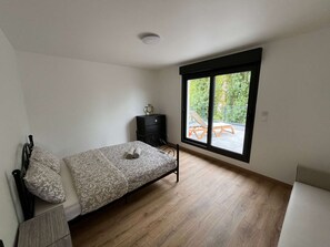 4 chambres, lit parapluie, Wi-Fi, draps fournis