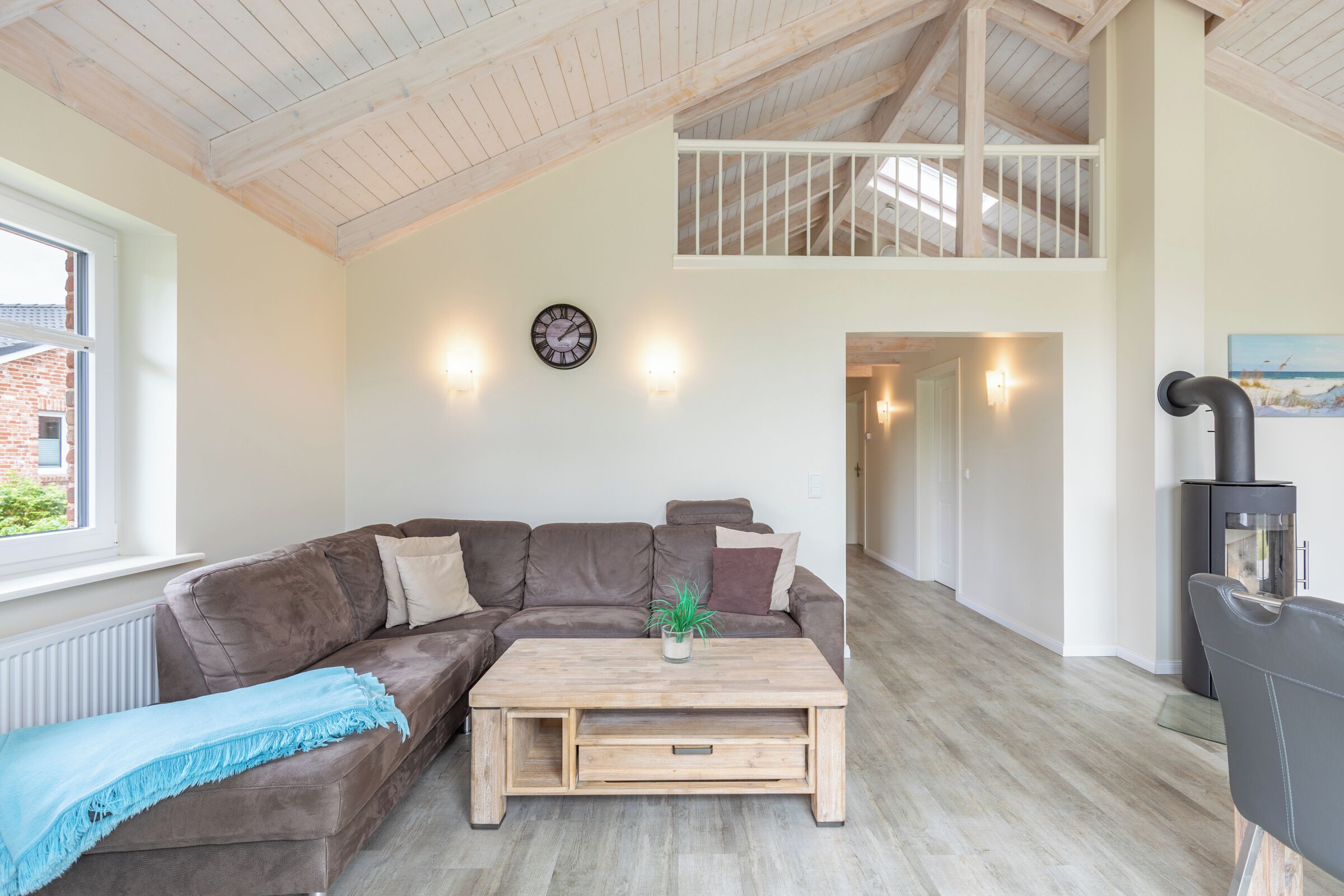 Fernseher, Kamin, Stereoanlage