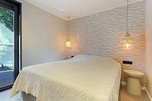 3 habitaciones, tabla de planchar con plancha y wifi
