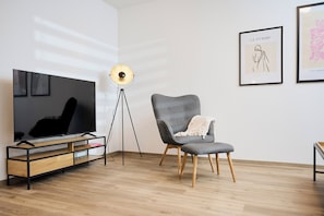 Premium-íbúð - 3 svefnherbergi - svalir | Stofa | Hituð gólf
