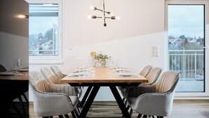 Superior-þakíbúð - 2 svefnherbergi - verönd | Borðhald á herbergi eingöngu