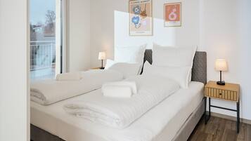 Superior-Penthouse, 1 Schlafzimmer, Terrasse | Schallisolierte Zimmer, Bügeleisen/Bügelbrett, kostenloses WLAN